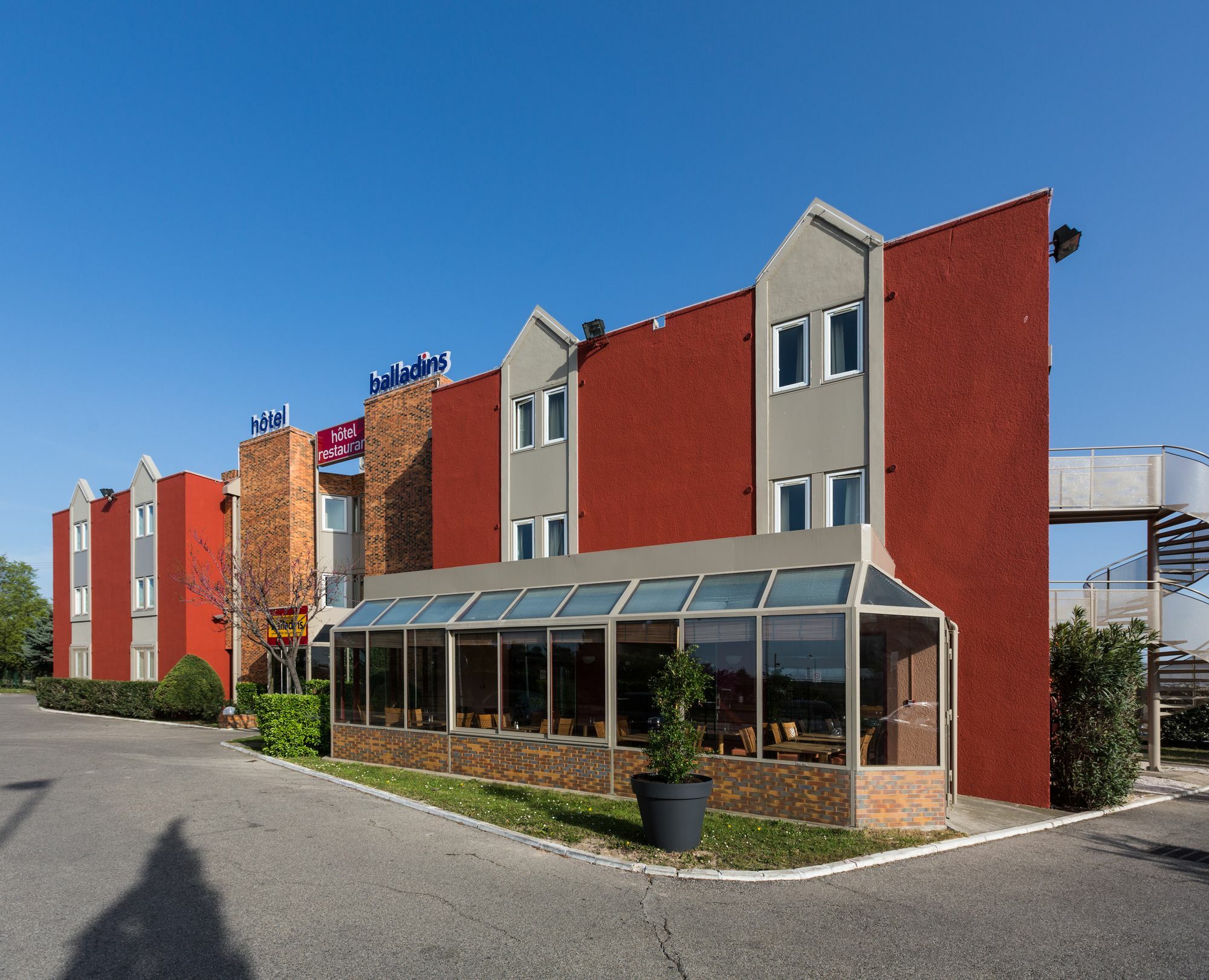 The Originals City Hotel Marseille Aeroport فيتروي المظهر الخارجي الصورة